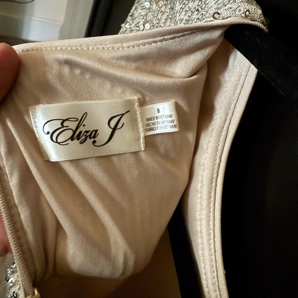 Eliza J Silver Long Sleeve Sequin Dress - Picture 3 of 3